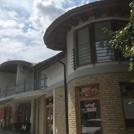 Konde Apartments A Dunajská Streda Exterior photo