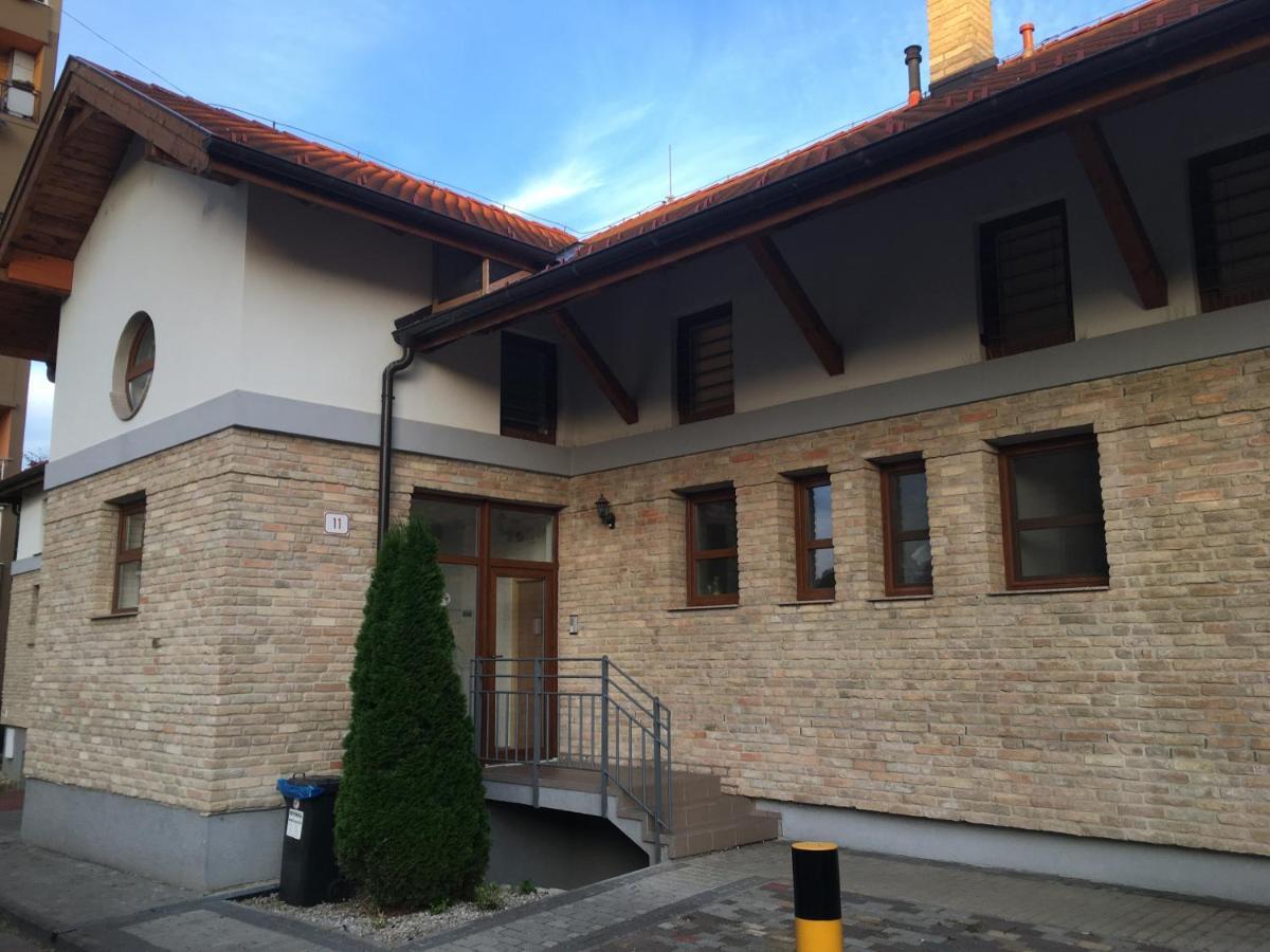 Konde Apartments A Dunajská Streda Exterior photo